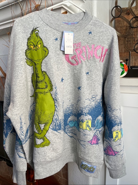 The Grinch Tops - Gray The Grinch Graphic Pullover Sweatshirt - Green Character